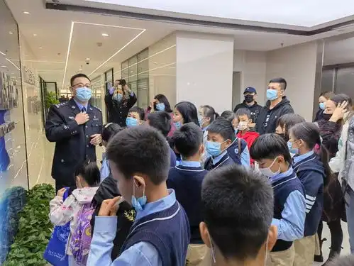 青岛小手拉大手全民来反诈