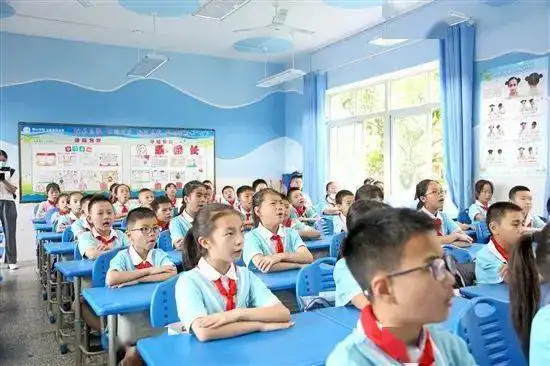 开学第一课厚植爱国情做好接班人