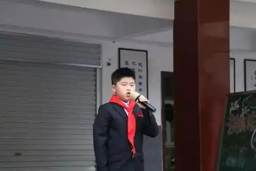 信阳市第十三小学培育爱国情共筑中国梦