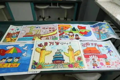 龙山小学开展庆国庆迎中秋手抄报绘画展评活动