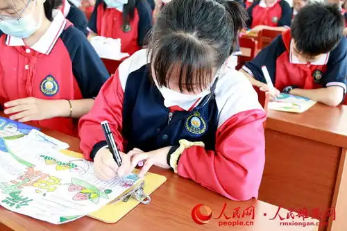 组图丨包粽子编彩绳做香囊端午节雄安娃各显神通