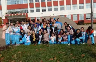 让青春在奋斗中闪光