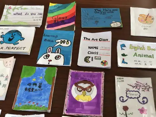 蒋王小学开展英语绘本制作和手抄报评比活动