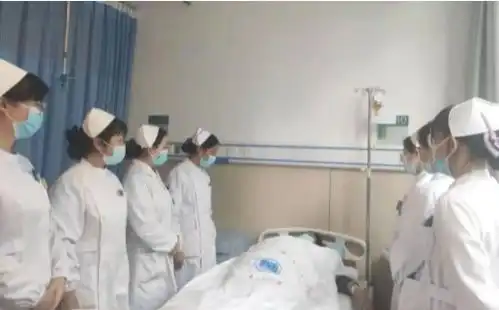 黄冈市中心医院闪亮的他们7