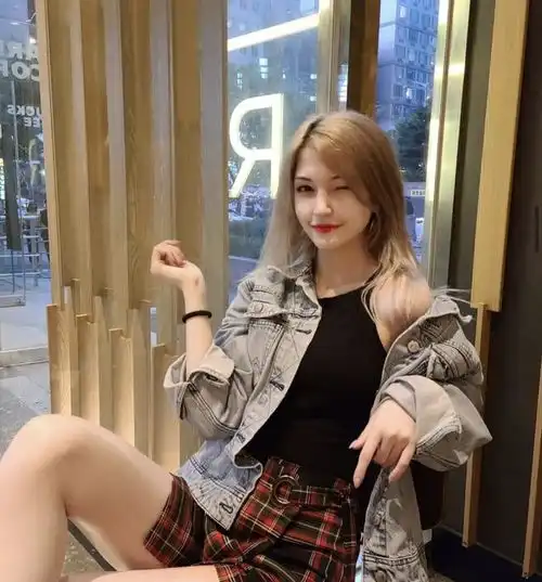 季中赛iw战队耍美人计替补女中单颜值超高网友这谁顶得住啊