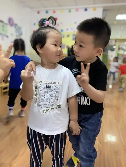 大手拉小手礼仪润我心流芳幼儿园开展礼仪主题教育活动